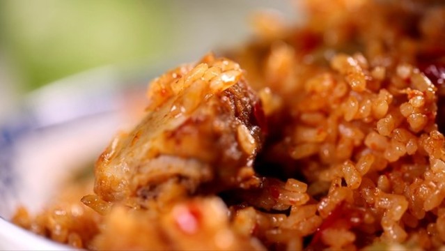 肉湯拌飯扁豆排骨燜飯