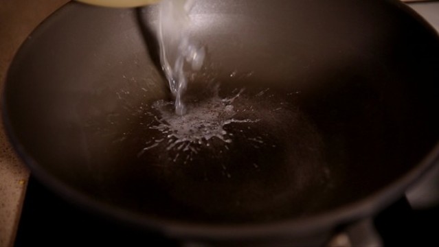 水煮花甲苦瓜湯