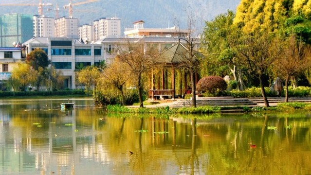 彌勒湖泉生態(tài)園掠影