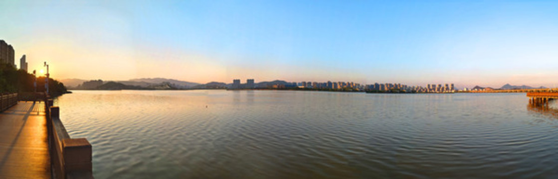 東湖全景風(fēng)光