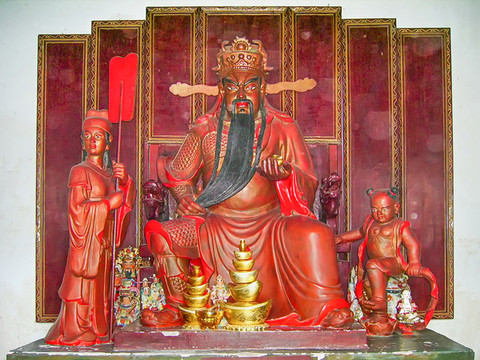 許昌灞陵橋景區(qū)武財神塑像