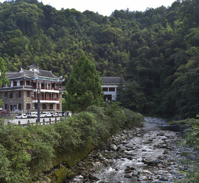山林中的古建筑