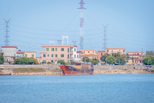 小漁村觀龍島風(fēng)貌