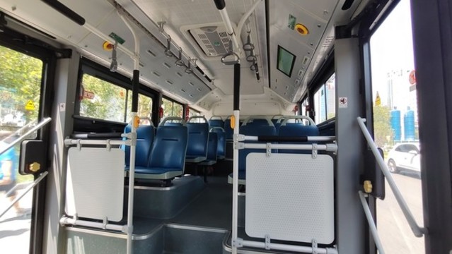 公交車內(nèi)景