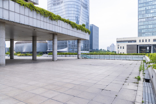 空曠明亮的室外城市空地
