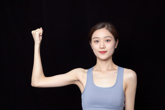 穿著運動內(nèi)衣的女性形象