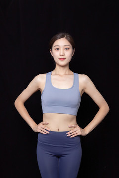 穿著運動內衣的女性形象
