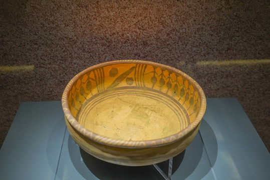 舞蹈紋彩陶盆古代陶器古陶器