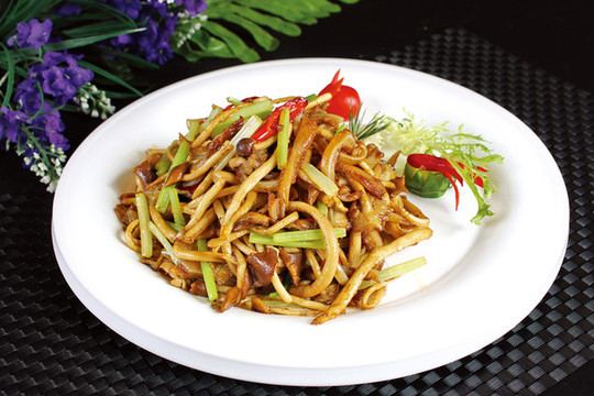 茶樹菇炒脆骨