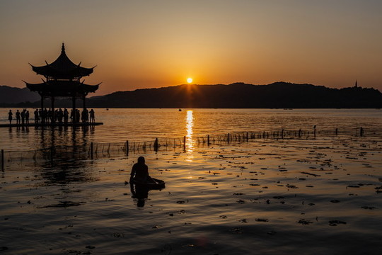 杭州集賢亭落日