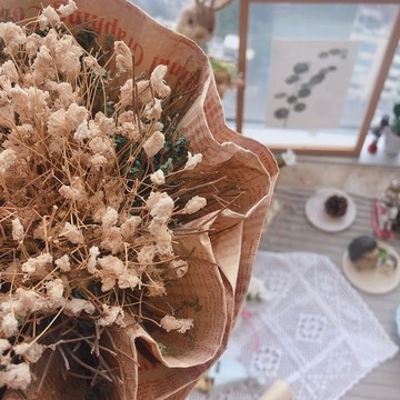 白花束