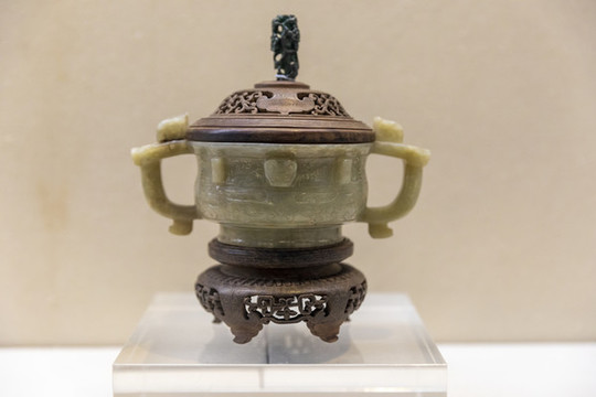 明代神獸龍首雙耳玉杯