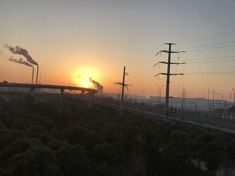 現(xiàn)代化工廠