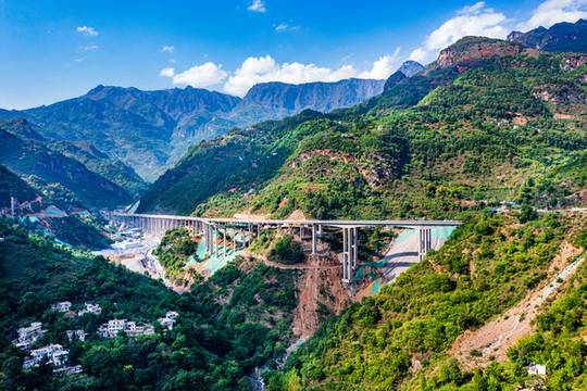 建設(shè)中的都香高速