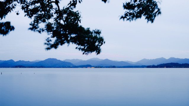 朦朧西湖