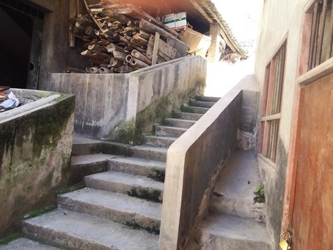 老建筑復(fù)古舊屋石梯石屋木材