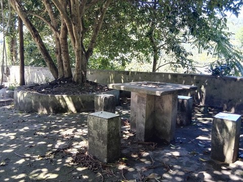 復(fù)古舊屋老建筑鄉(xiāng)村石凳石桌