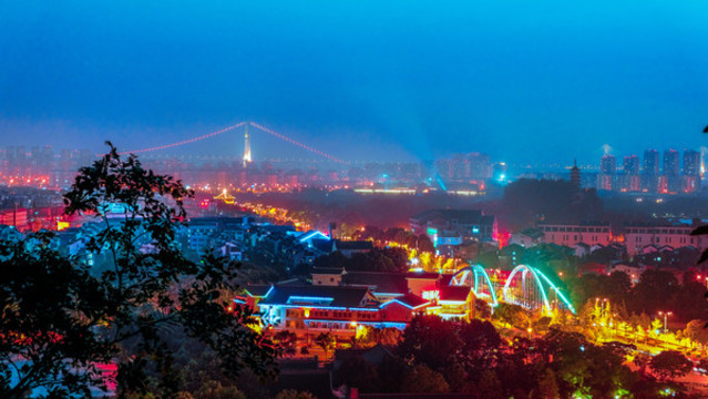 鎮(zhèn)江夜色