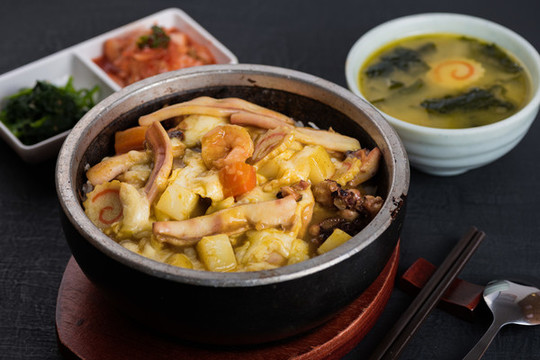 海鮮石鍋拌飯