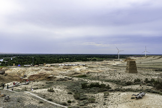 新疆阿勒泰地區(qū)五彩灘景區(qū)風(fēng)景