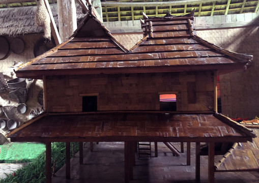干欄式建筑模型