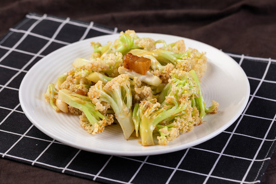 炒臺(tái)山菜花
