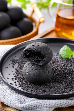 養(yǎng)生五黑烤麻薯恐龍蛋