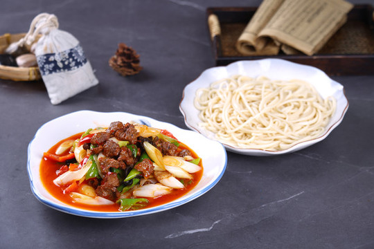 蔥爆肉拌面