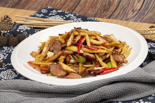 羅漢筍炒臘肉