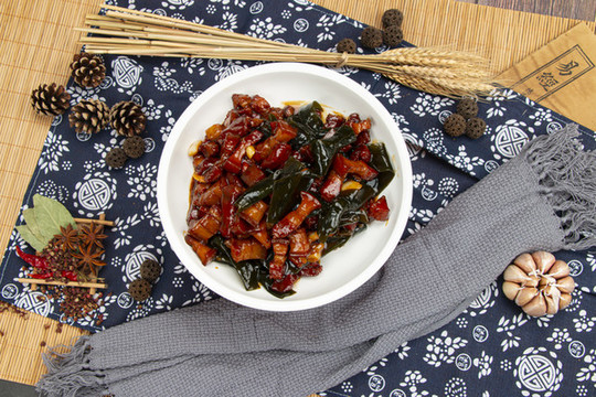 紅燒肉海帶結(jié)