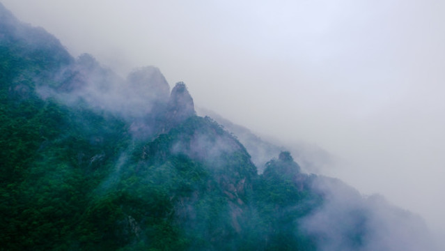 山川霧氣