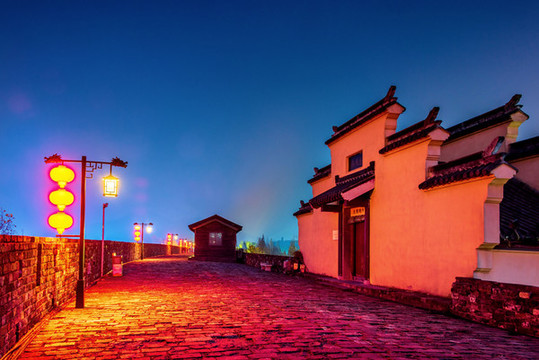 江蘇南京明城墻古雞鳴寺夜景