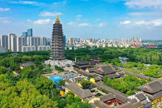 航拍常州天寧禪寺