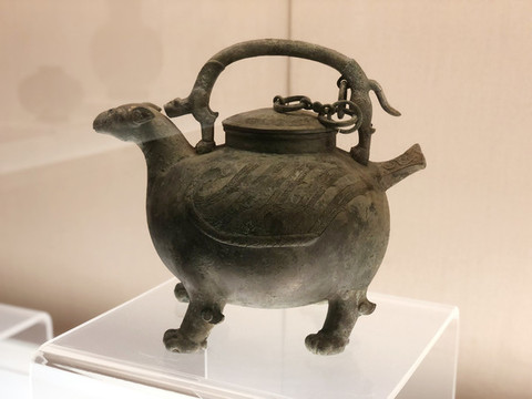 戰(zhàn)國早期錯(cuò)金銀鳥獸形盉