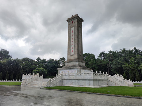 南寧人民公園烈士紀(jì)念碑陰天