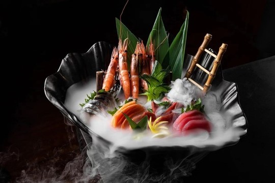 三文魚甜蝦北極貝刺身拼盤