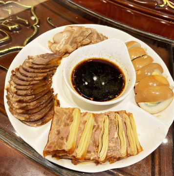 肉類拼盤