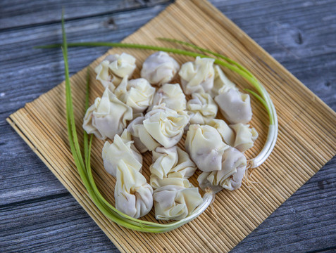 新鮮小餛燉