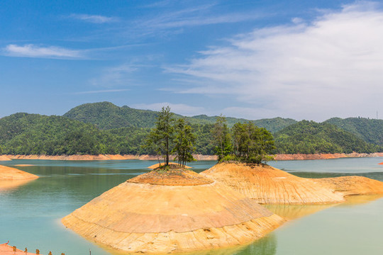 山水湖泊