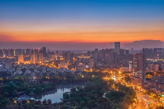 合肥徽商大廈頂樓夕照