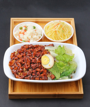 鹵肉飯