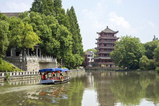合肥三河古鎮(zhèn)景區(qū)小南河風光