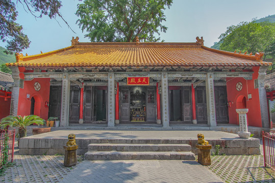 相山公園顯通寺天王殿