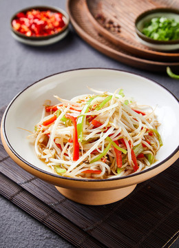 炒豆芽