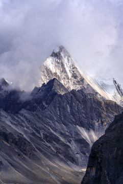 甘孜稻城亞丁夏諾多吉雪山