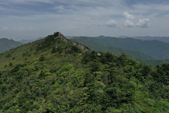 航拍山脈山川秦嶺