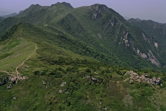 航拍秦嶺山脈秦楚古道秀麗山川
