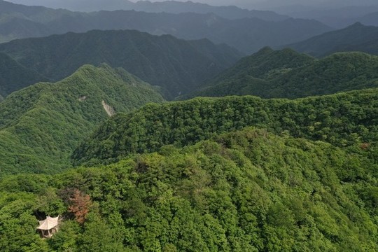 航拍秦嶺山脈