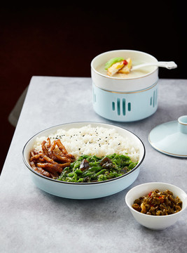 肉絲皮蛋套餐