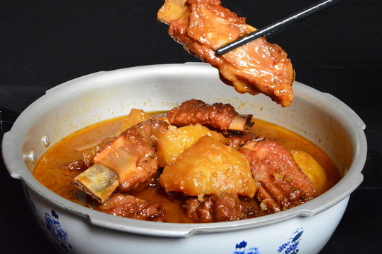 壓鍋土豆排骨